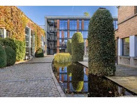 24m² de bureaux sur mesure dans un immeuble de caractère