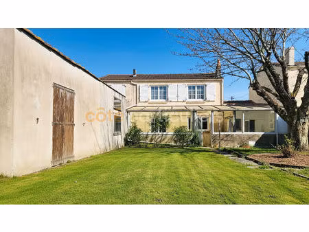 la roche-sur-yon -- maison 5 pieces -- 106 m2 -- jardin sans vis a vis -- grand garage