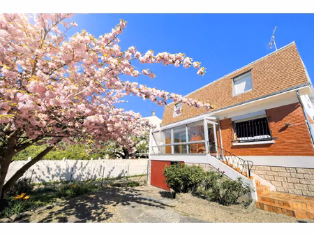 maison familiale terrain de 827 m² quartier prisé « pré de l'arche »