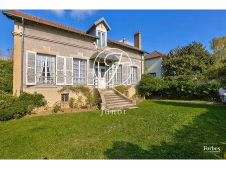 rueil malmaison - buzenval - maison familiale à vendre - 210m² - terrain de 1516m².