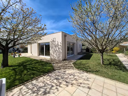 maison de charme au coeur de st augustin à 50 m des commerces