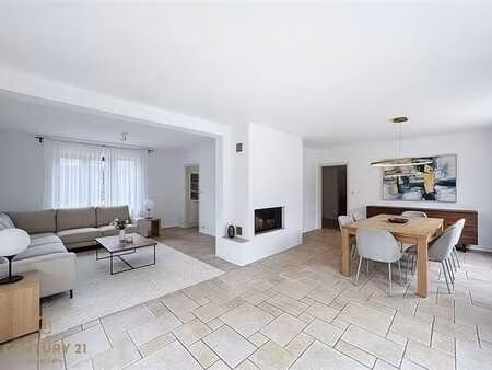 lasne – villa 5 ch  piscine intérieure  terrain de ±25 ares