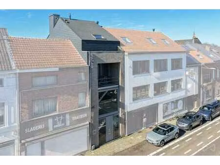 immeuble de rapport mixte avec bureaux et duplex