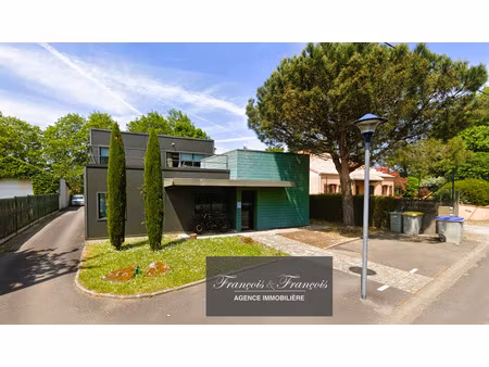 vente bureaux et commerces à bouguenais (44340) : à vendre / 297m² bouguenais