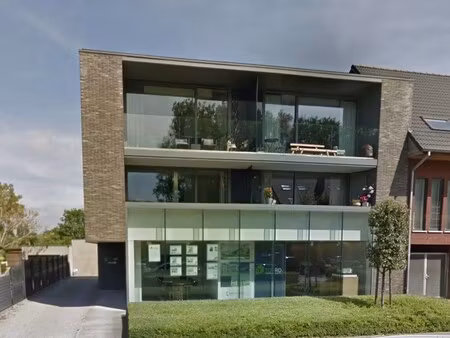 comfortabel 2-slaapkamer appartement in brugse stadsrand