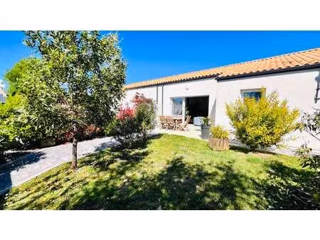 vente maison à l'aiguillon-sur-vie (85220) : à vendre / 68m² l'aiguillon-sur-vie