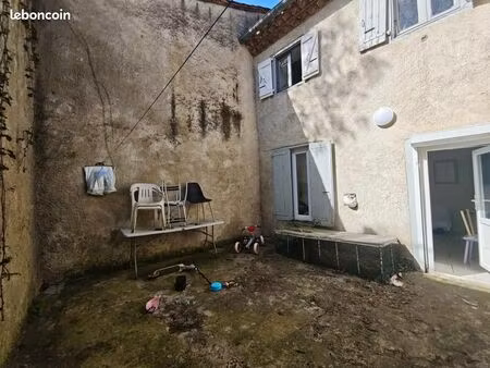 immeuble 12 pièces 274 m²