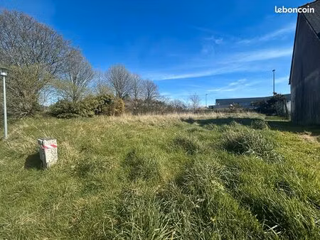 terrain 544 m² plouneour menez