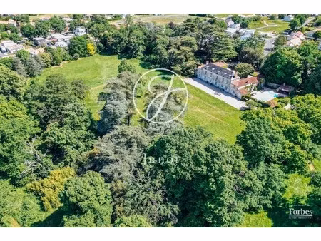 château à vendre dans le quartier centre ville