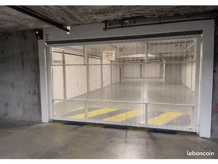 parking / garage / box 18 m2 lyon 7