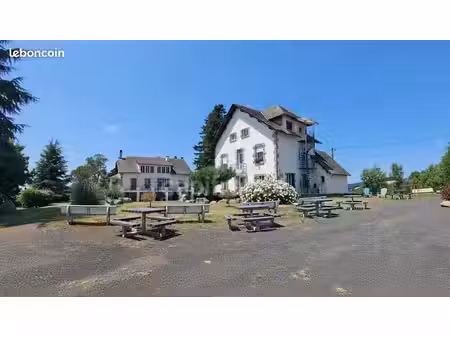 propriété 16 pièces 1 100 m²