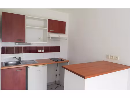 location appartement  m² t-2 à aire-sur-l'adour  475 €