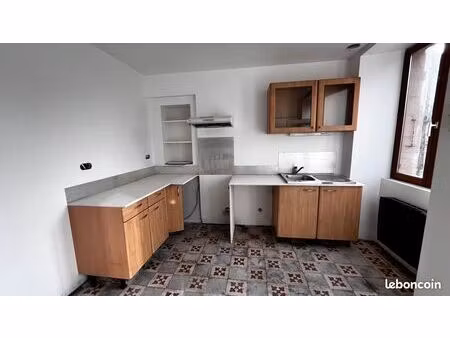 appartement f2 rez-de-chaussée en très bon état