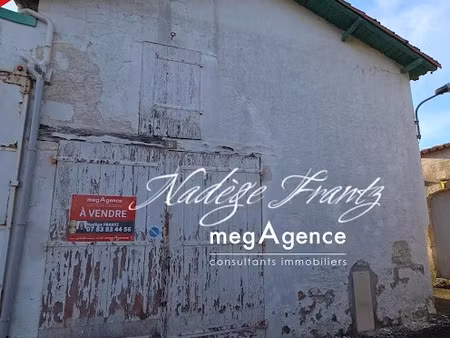 vente parking à saint-jean-d'angély (17400)  37 000 €