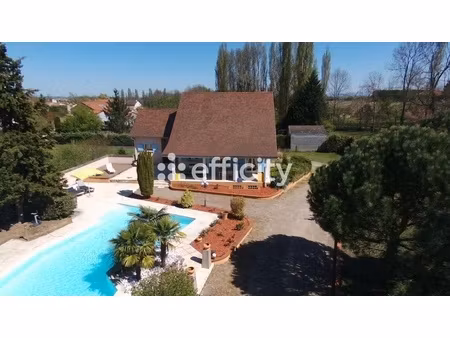 maison 7 pièces - 220 m²