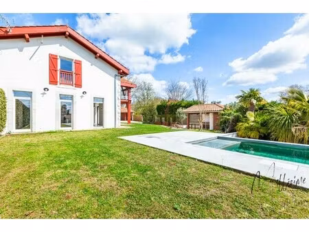 maison de luxe à vendre à bassussarry