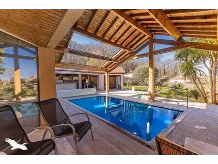 maison de luxe à vendre à idron