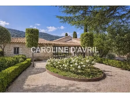 maison de luxe à vendre à oppède