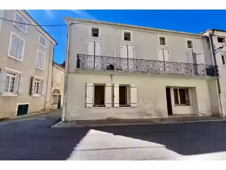 secteur sainte-livrade-sur-lot (47110)  venez découvrir cet immeuble à fort potentiel (anc