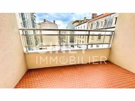 t1 bis de 43 43 m² au coeur du 6eme arrondissement de lyon  dans une rue calme