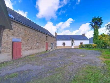 caudan : ensemble immobilier en pierres à rénover