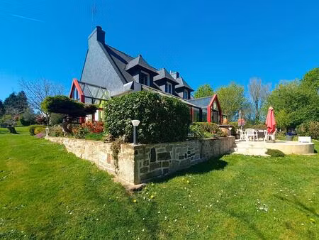 cléguer : maison avec étang sur 6500 m²