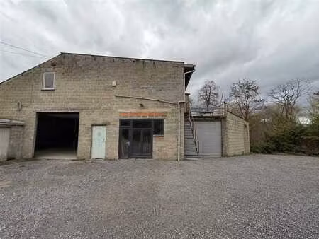 1 appartement + 3 entrepôts