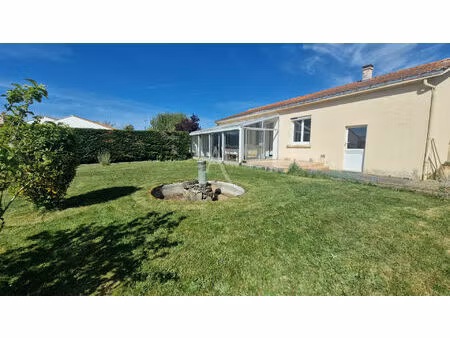 ensemble immobilier au coeur de grosbreuil