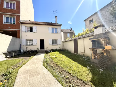 maison de 100m2 + dépedance de 31m2 place carnot