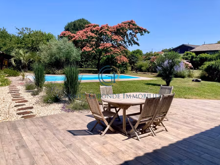 caudrot maison de charme en pierre renovee piscine et parc a