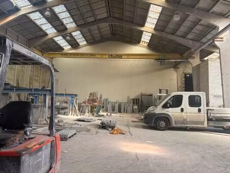 a louer : entrepôt de +/- 620m²