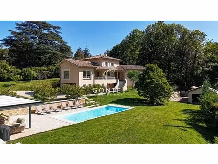 maison de luxe à vendre dans le quartier ouest