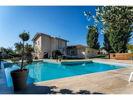 maison de luxe à vendre à nuelles