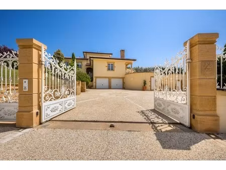 villa de luxe à vendre à cogny