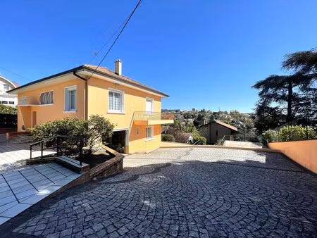 maison de luxe à vendre dans le quartier crepieux