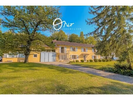 maison de luxe à vendre à saint-pierre-de-chandieu