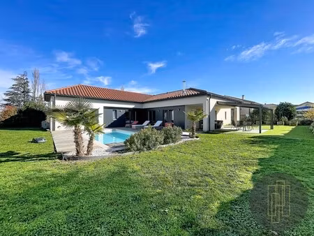 villa de luxe à vendre à lachassagne