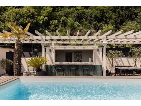 maison de luxe à vendre dans le quartier le confluent