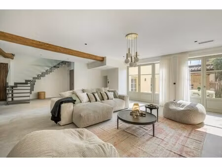 villa de luxe à vendre dans le quartier est