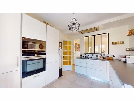 maison de luxe à vendre à solaize