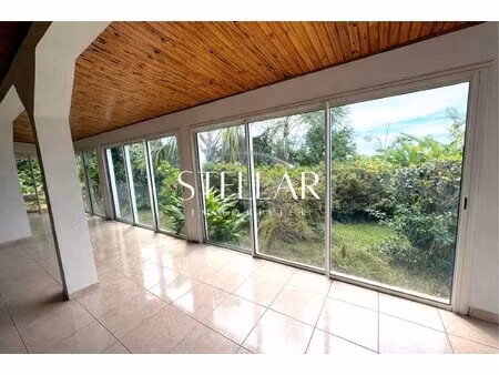 sainte-marie – propriété f7 de 233 m² habitables sur 3 235