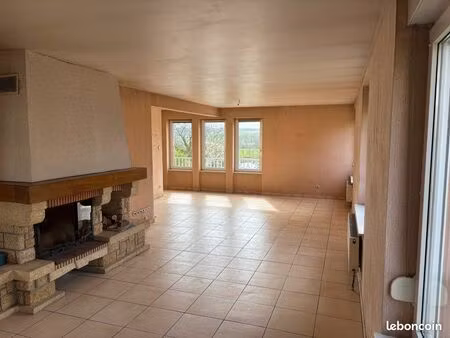 centre hochfelden  à louer dans cadre de verdure