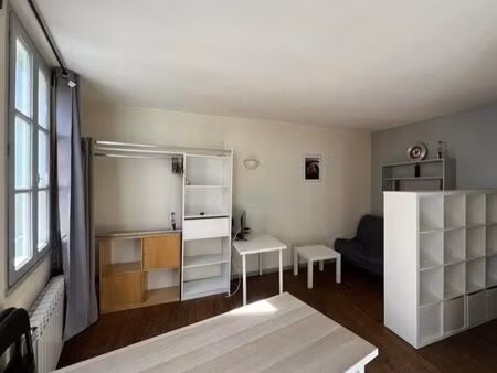 studio à foix- 1 piece - 23 m²