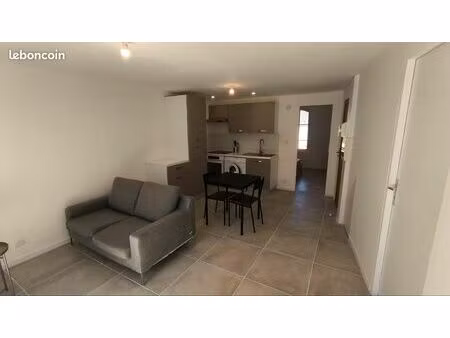 location t2 rénové centre ville muret