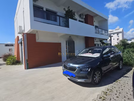 avenue de bourbon - local commercial de 42 90m2