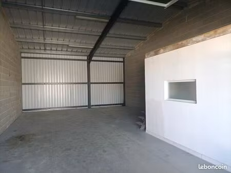 hangar - entrepot - locaux d'activite - 100 m2 - bureau - eau et électricité - accès camio