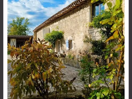 logement ds demeure de caractere