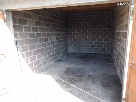 box / garde meuble / garage - 17 m²