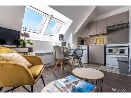 2 pieces meuble loué a l année dans le bourg