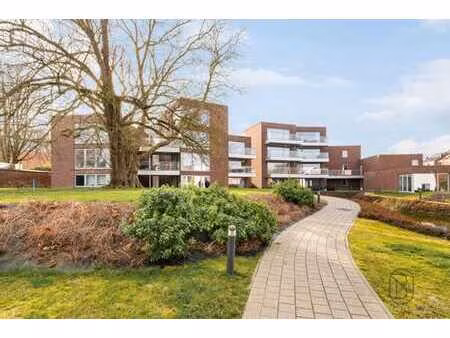 appartements spacieux avec terrasse  vue jardin et étang